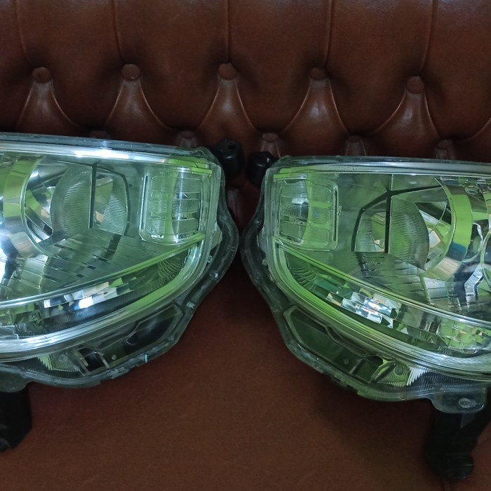 {BEKAS} headlamp sirion 2013 original Murah