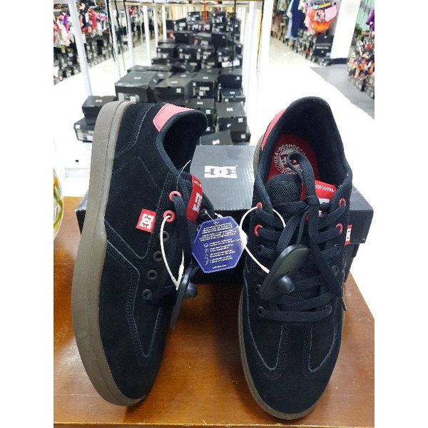 Sepatu Dc vestrey  Size 43