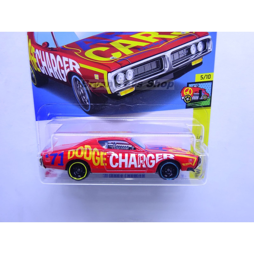 Hot Wheels 71 Dodge Charger Merah