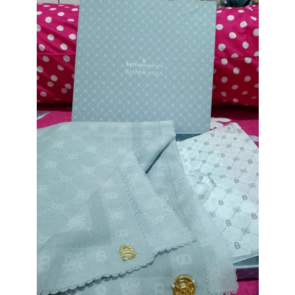 preloved buttonscarves x ria miranda xanadu monogram ice