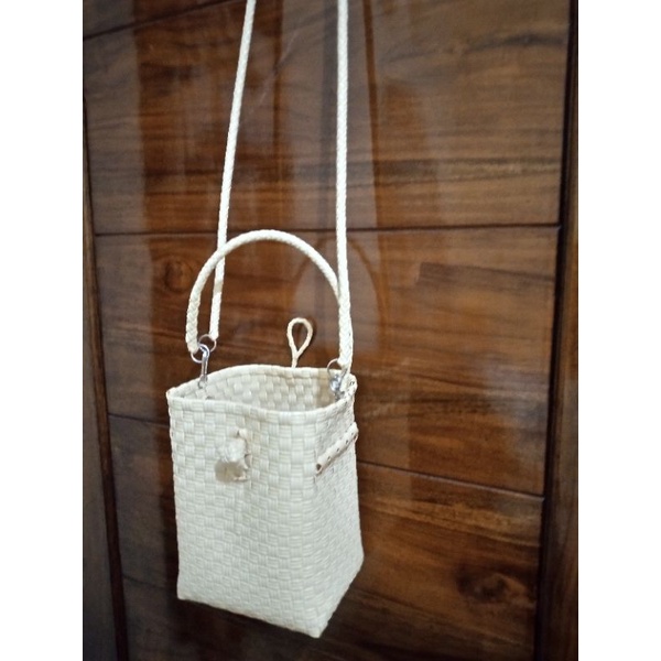TAs HP TAs anyam plastik ,bucket bag TAs selempang sling bag