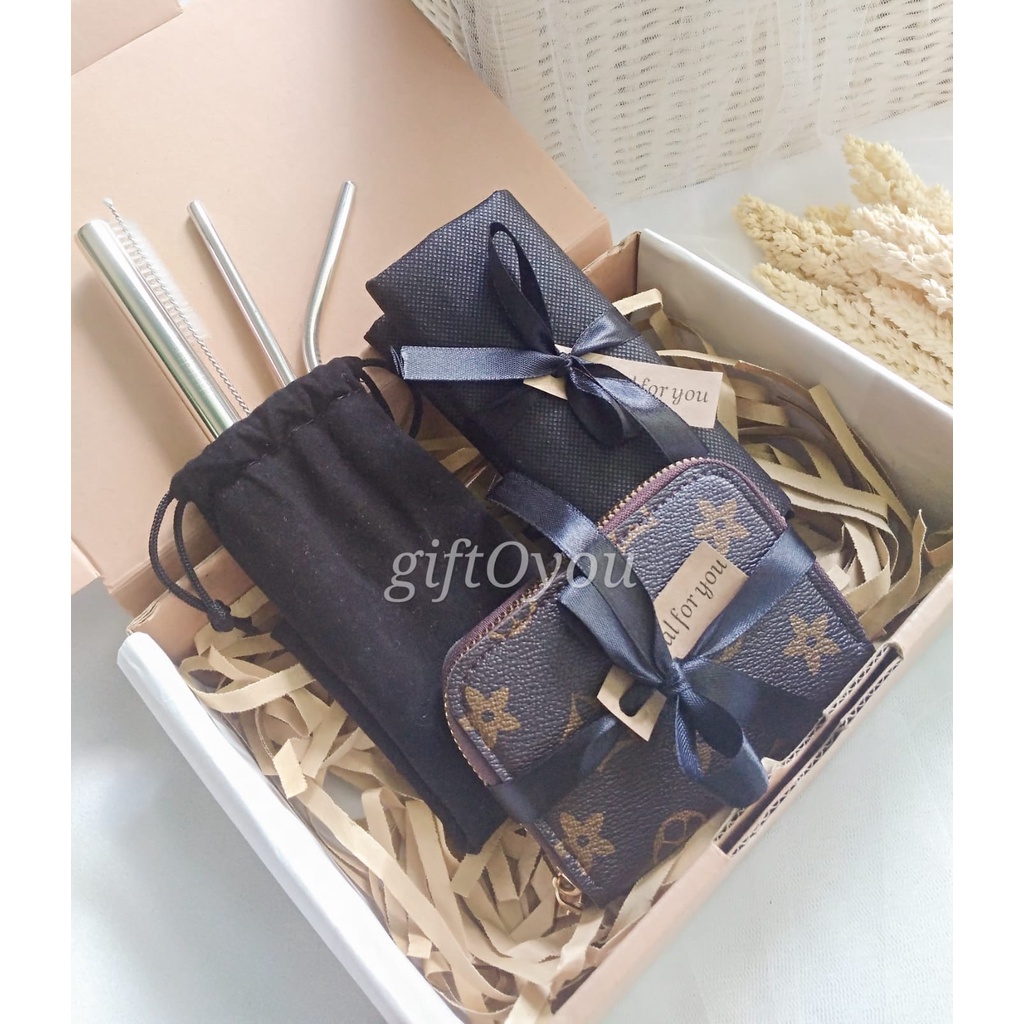 

TEMA BLACK ROSE [BLACK SERIES] KADO ULANG TAHUN COWOK | HAMPERS COWOK | KADO COWOK CEWEK | KADO BLACK HITAM | GIFT BOX | KADO PACAR AYANG COWOK | BINGKISAN SOUVENIR | KADO GIFT WISUDA GRADUATION SEMPRO | KADO GURU KADO PERPISAHAN | KENANG KENANGAN