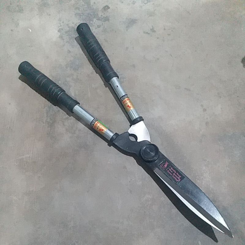 gunting rumput daiyu