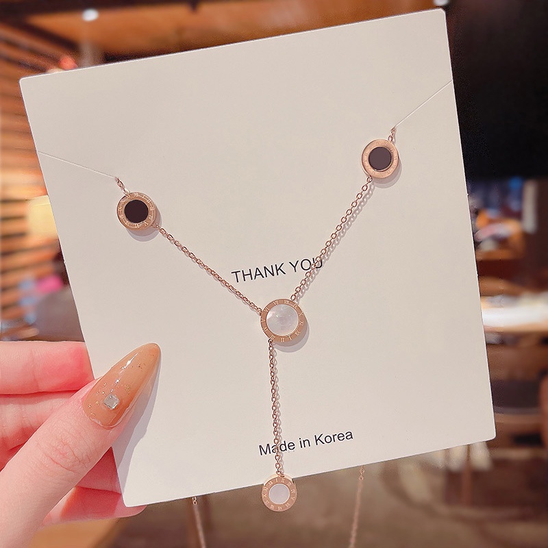 Kalung Rantai Lapis Titanium Steel 18k Dengan Liontin Bulat Untuk Wanita