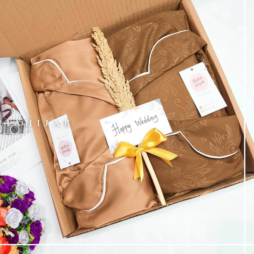 

TERLARIS BRANDS FESTIVAL Hampers Wedding Set Piyama Couple / Kado Pernikahan / Hadiah anniversary pasangan !!!