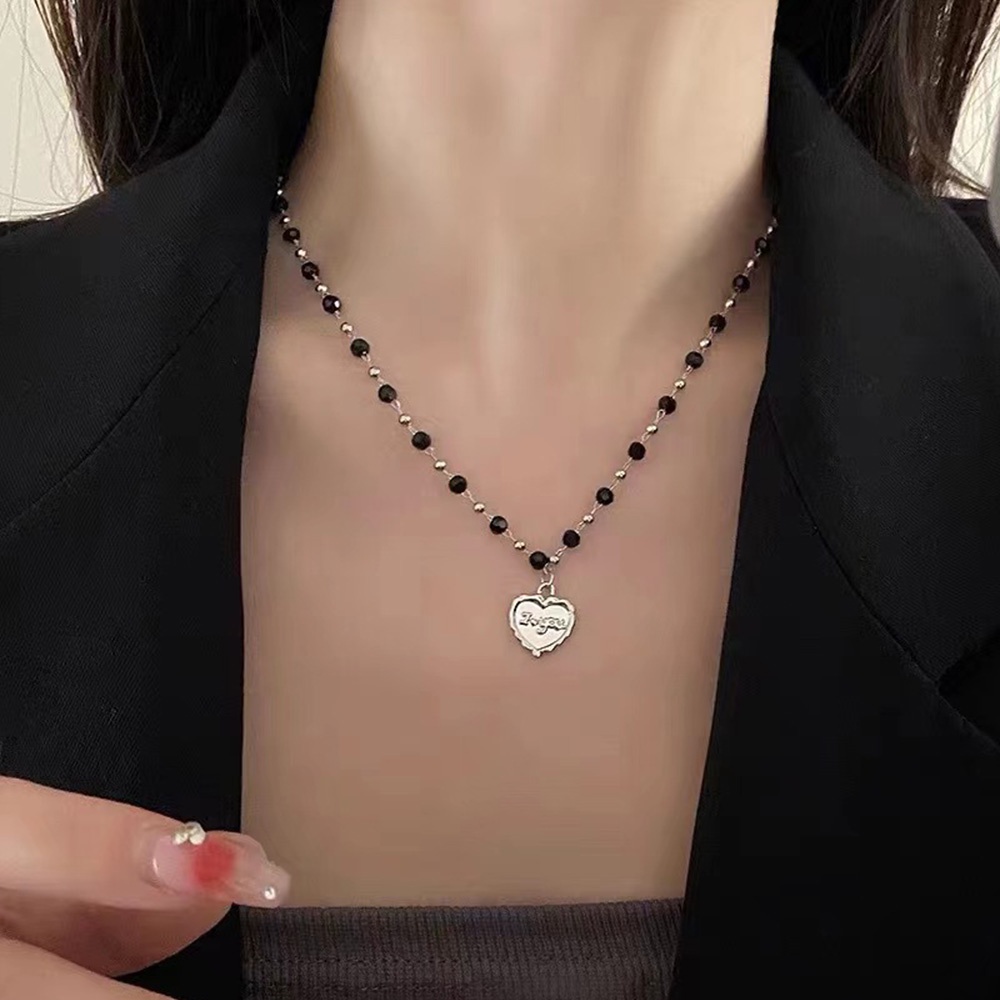 Kalung Rantai Choker Liontin Hati Geometris Warna Silver Gaya Vintage Untuk Wanita