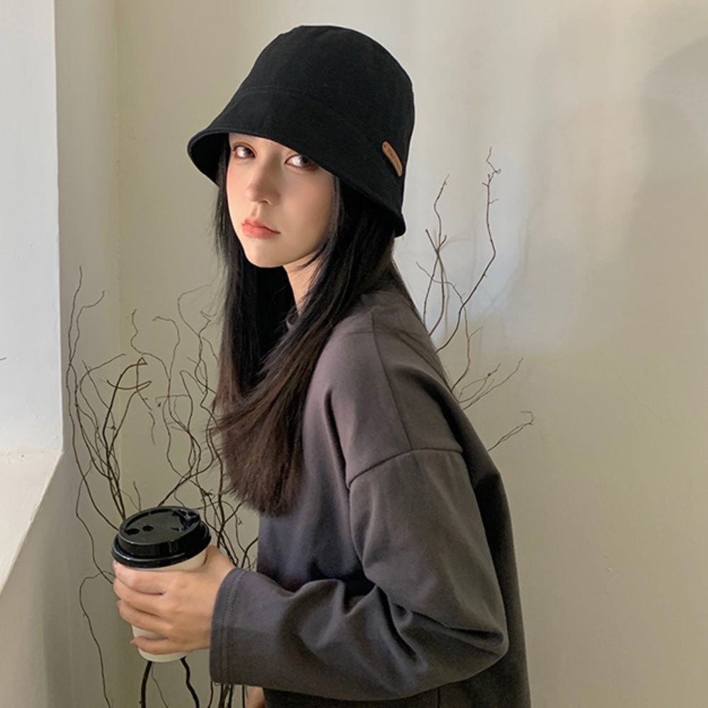 Topi Nelayan Desain Winnie Lee looks Untuk Wanita