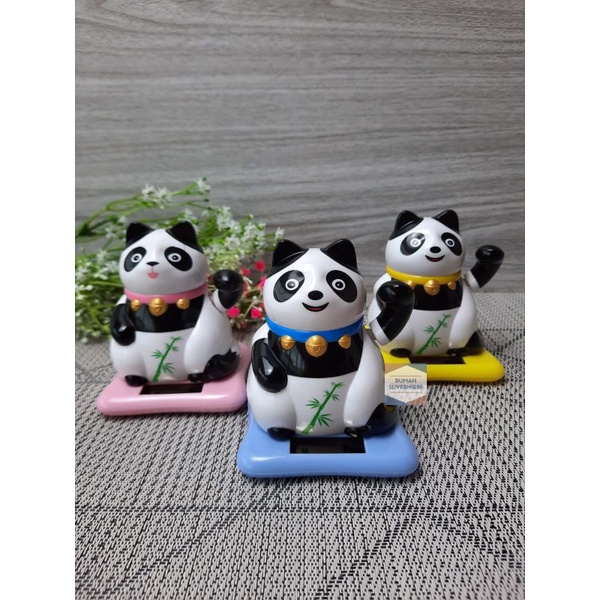 Pajangan Solar Interior Dashboard Mobil Panda