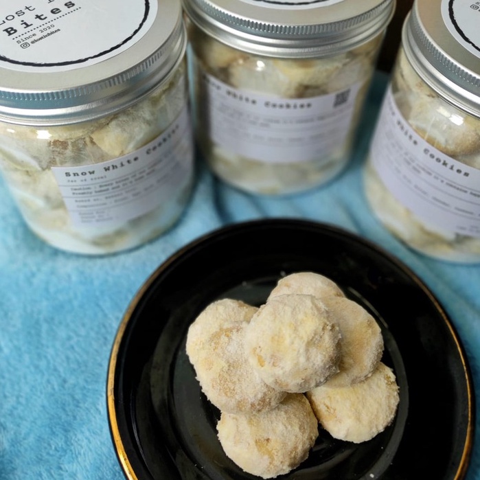 

Kue Kering - Putri Salju Jar 600ml