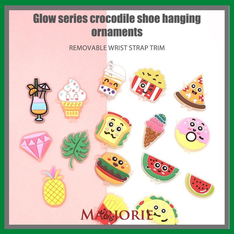 Charms Pin Bahan Pvc Glow In The Dark Desain Makanan Untuk Aksesoris Charms Fashion-MJD