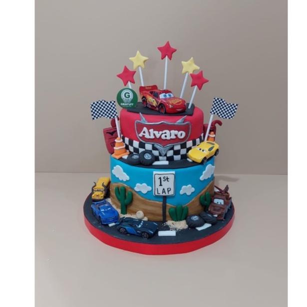 

CARS BIRTHDAY CAKE UK 20+15CM / KUE ULANG TAHUN