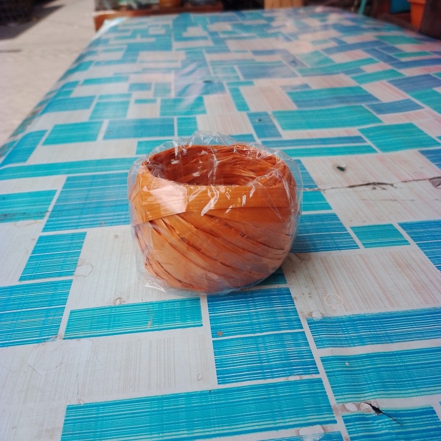 

Tali Rafia - +- 17 gram