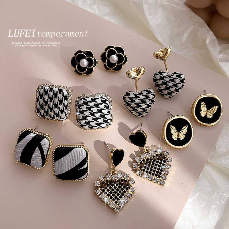 Anting Tusuk Motif Houndstooth Hias Mutiara Imitasi Bahan Sterling Silver 925 Ala Korea Untuk Wanita