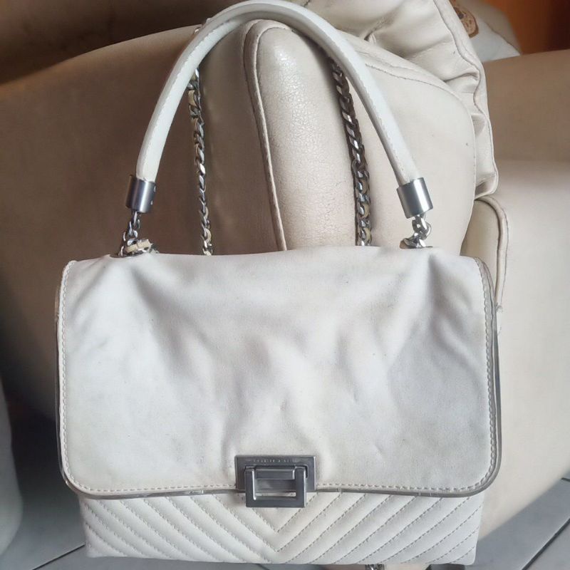 Tas preloved berkualitas bagus Charles & Keith putih