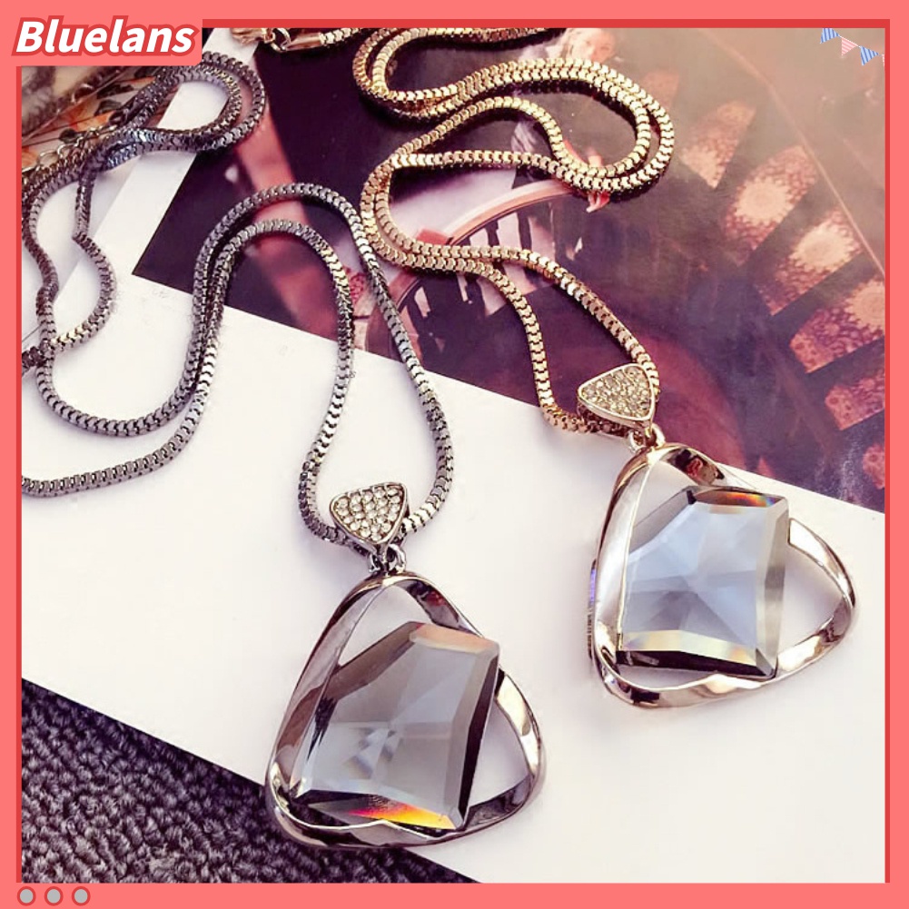 Kalung Rantai Liontin Segitiga Aksen Berlian Imitasi Untuk Wanita