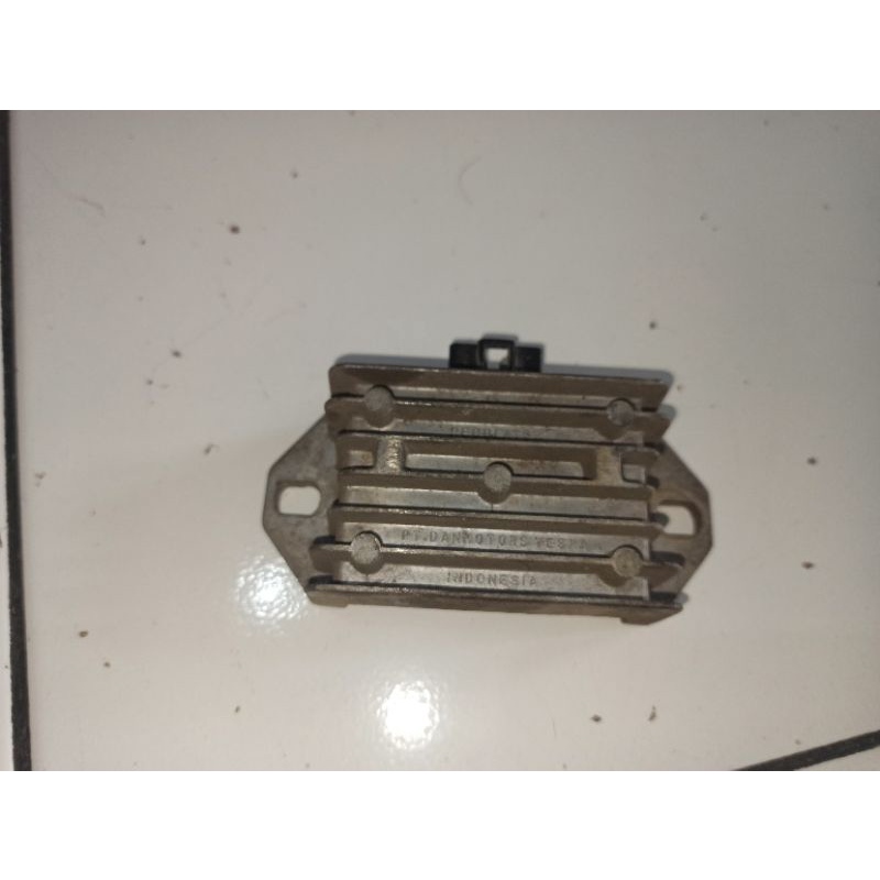 regulator vespa excel ori copotan