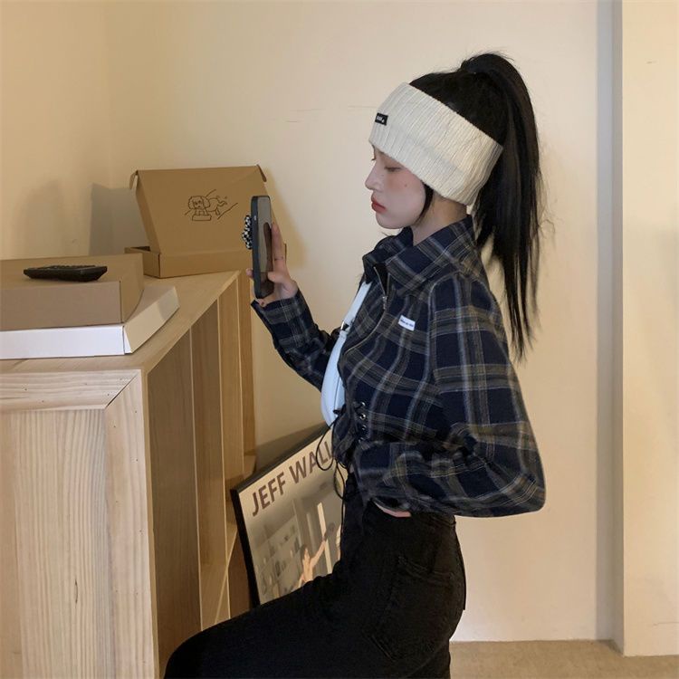 Kemeja pendek wanita musim gugur 2022 tidak beraturan retro baru Hong Kong kotak-kotak rasa manis da