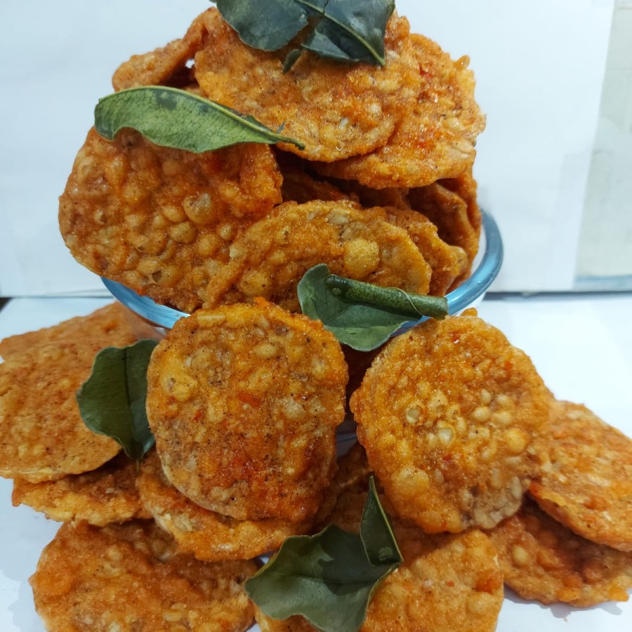 

Keripik Tempe Goreng Tepung Crispy Pedas Daun Jeruk 250 gram