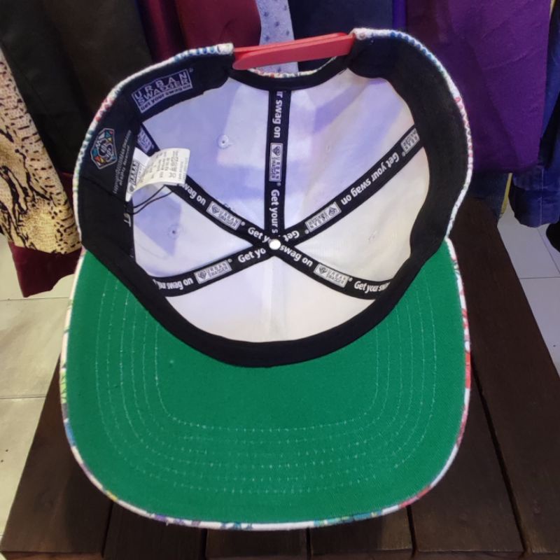 Preloved Topi Urban Swagger