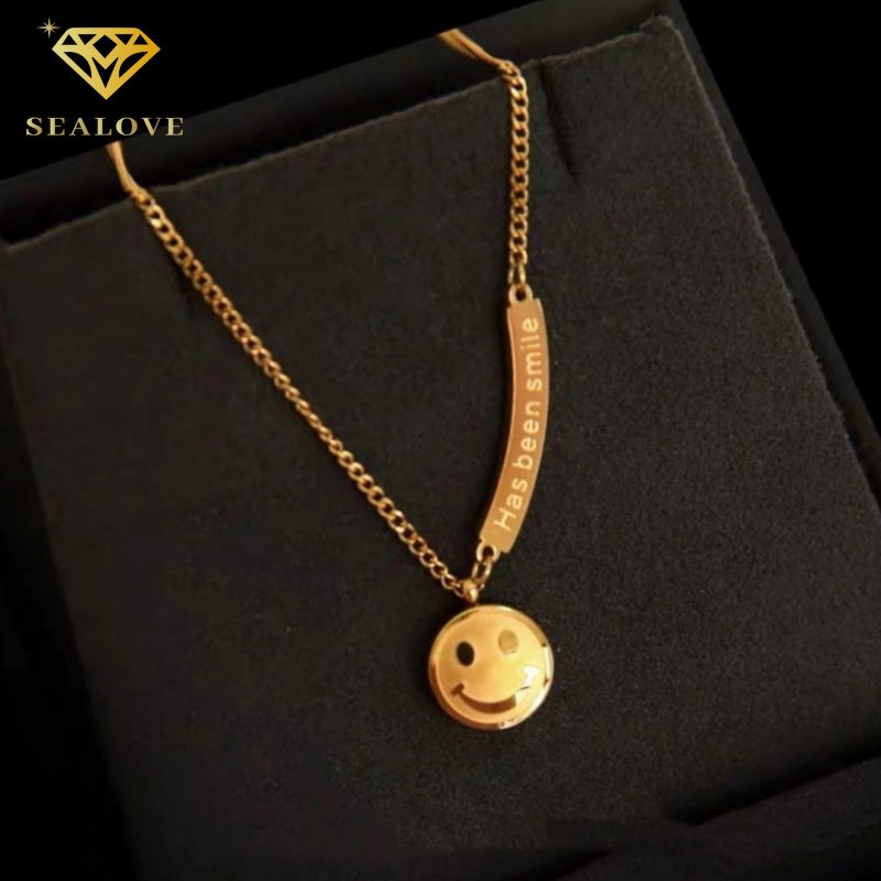 Kalung titanium wanita anti karat 18k emas Smiley liontin kalung Aksesori fashion Korea