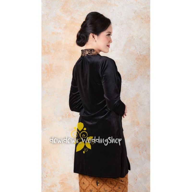 Kebaya Bludru Body Panjang - Bordir Stik Corneli