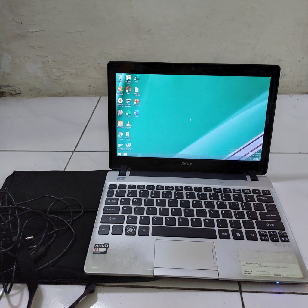 Netbook Acer Aspire v5 123 Bekas