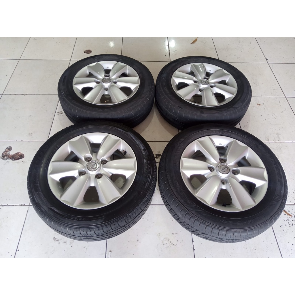 Velg Mobil Bekas Seken Ring 15 Baut 4 STD LIVINA R15X5,5 4X114,3 ET45 BAN 185 65 R15