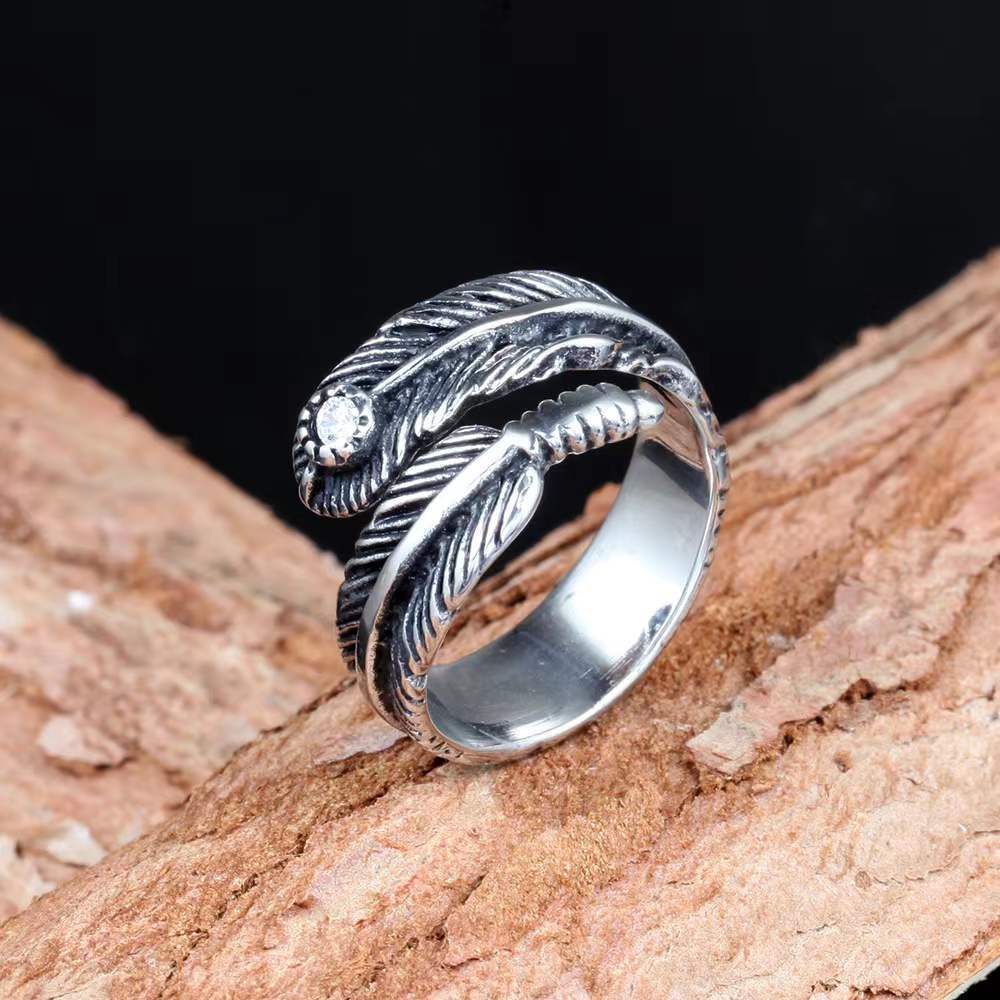 Cincin Bentuk Bulu Bahan Zirkon Warna Hitam Gaya Vintage