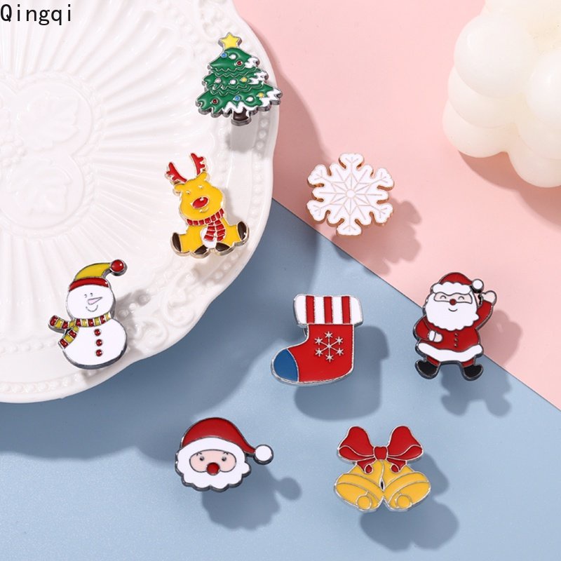 Bros Pin Enamel Desain Pohon Natal Rusa Snowman Santa Claus Bell Untuk Aksesoris Pesta Anak