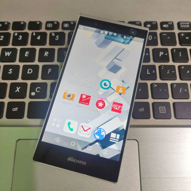 Fujitsu Arrows NX F-04G  3GB/32GB LCD 5,2" Wifi Only, Batangan