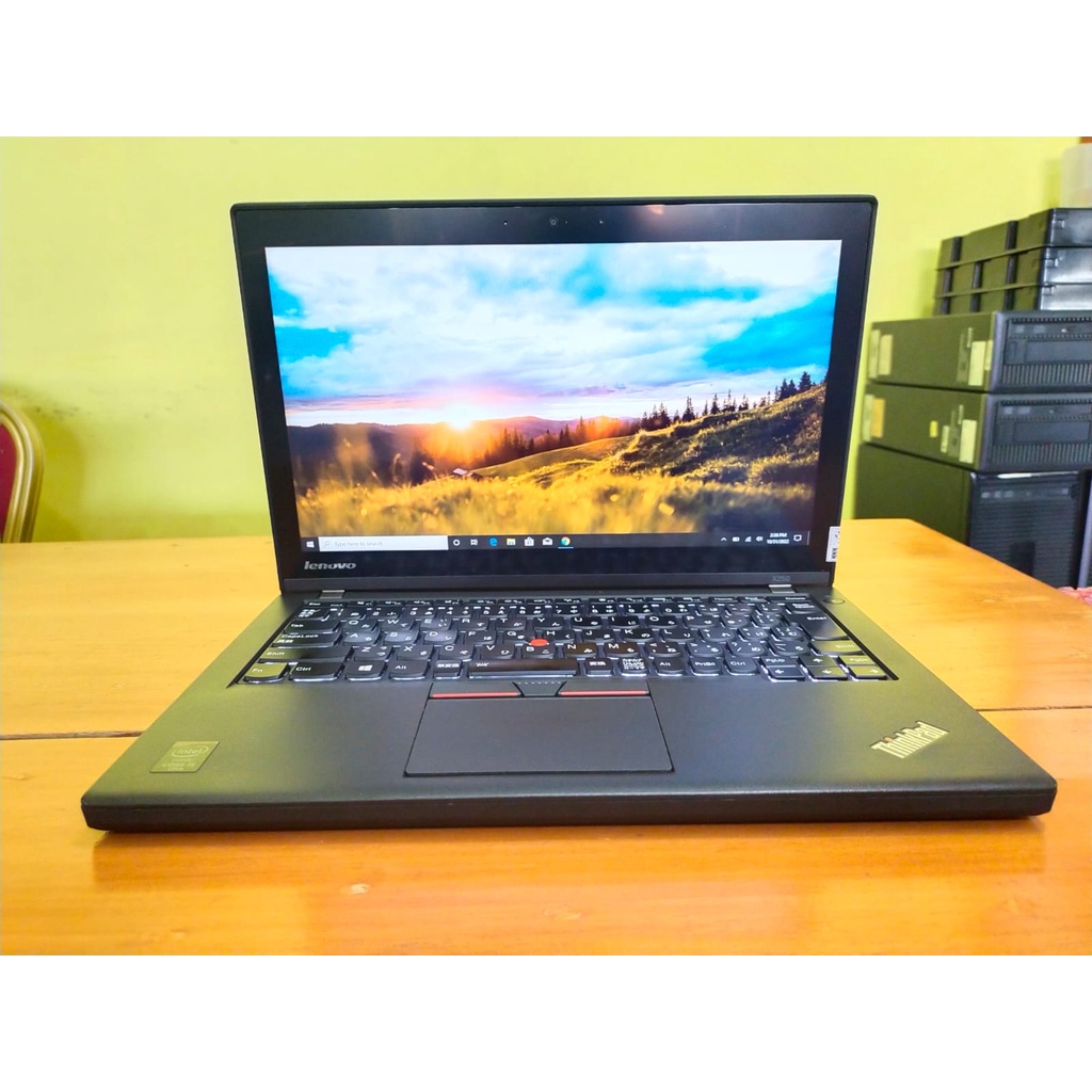 Lenovo Thinkpad x250 core i5 touchscreen
