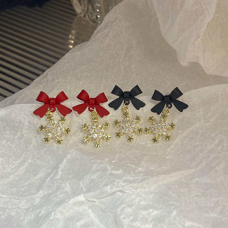 Anting Stud Zircon Desain Snowflake Pita Natal Warna Hitam Merah Aksen Kristal Gaya Korea Untuk Wanita