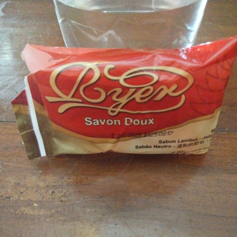 sabun ryer daun merah  15 gram