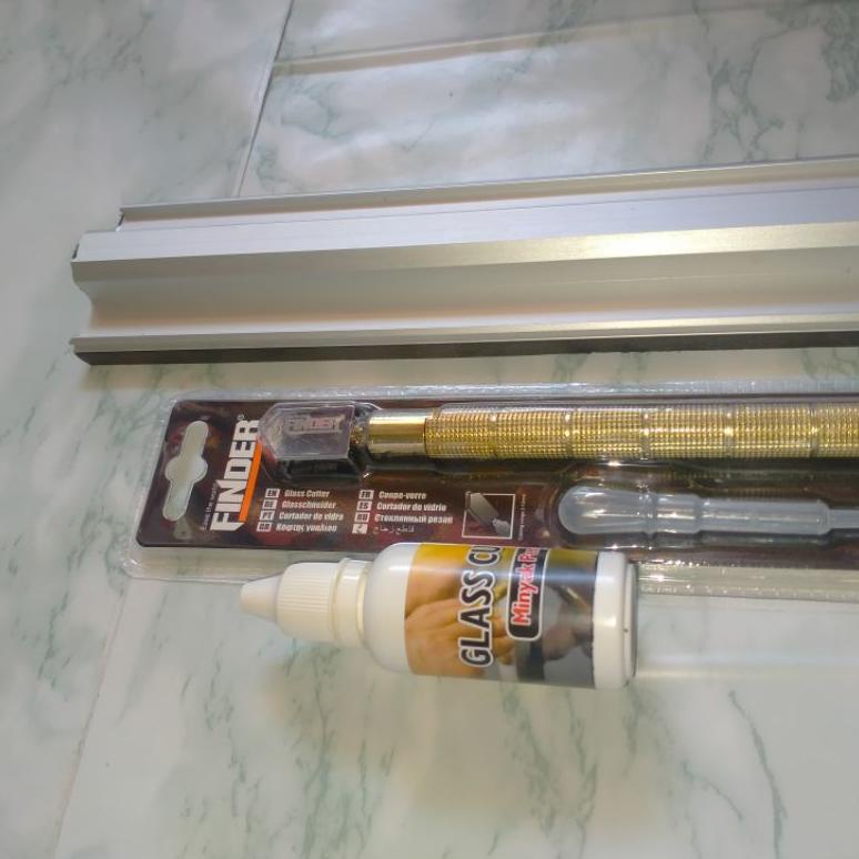 

(PROMO JH962) Pemotong Kaca Merk Finder & 60cm Penggaris Anti Slip(Paket 2 in 1) ✴