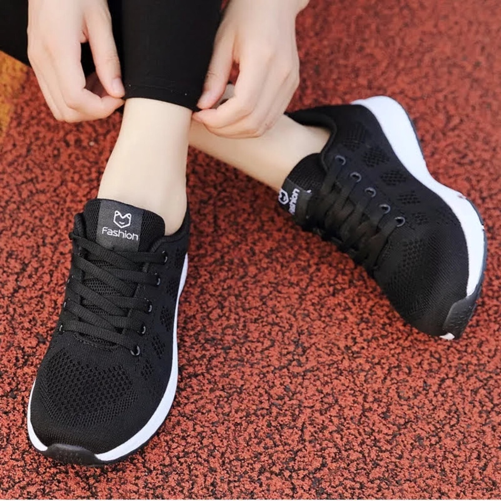 Sepatu sneakers wanita kasual terlaris / sepatu fashion sekolah hitam murah COD