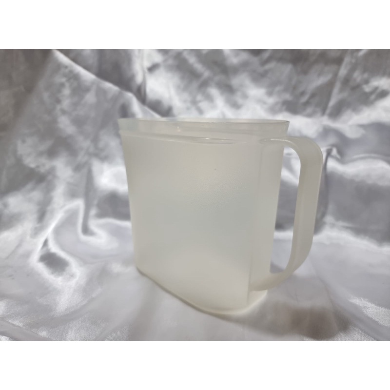 Base/wadah fridge jug 1 liter tupperware
