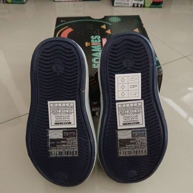 Sepatu Skechers Guzman Flash 402020N