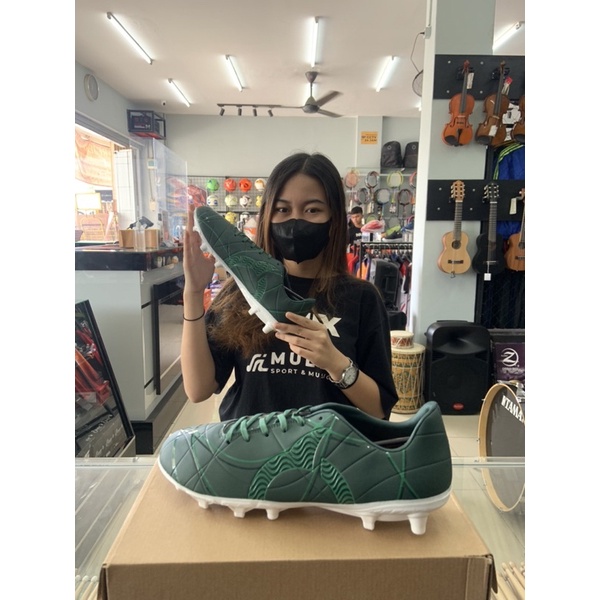 Sepatu Bola ORTUSEIGHT Zenith FG (Dark Green/White)