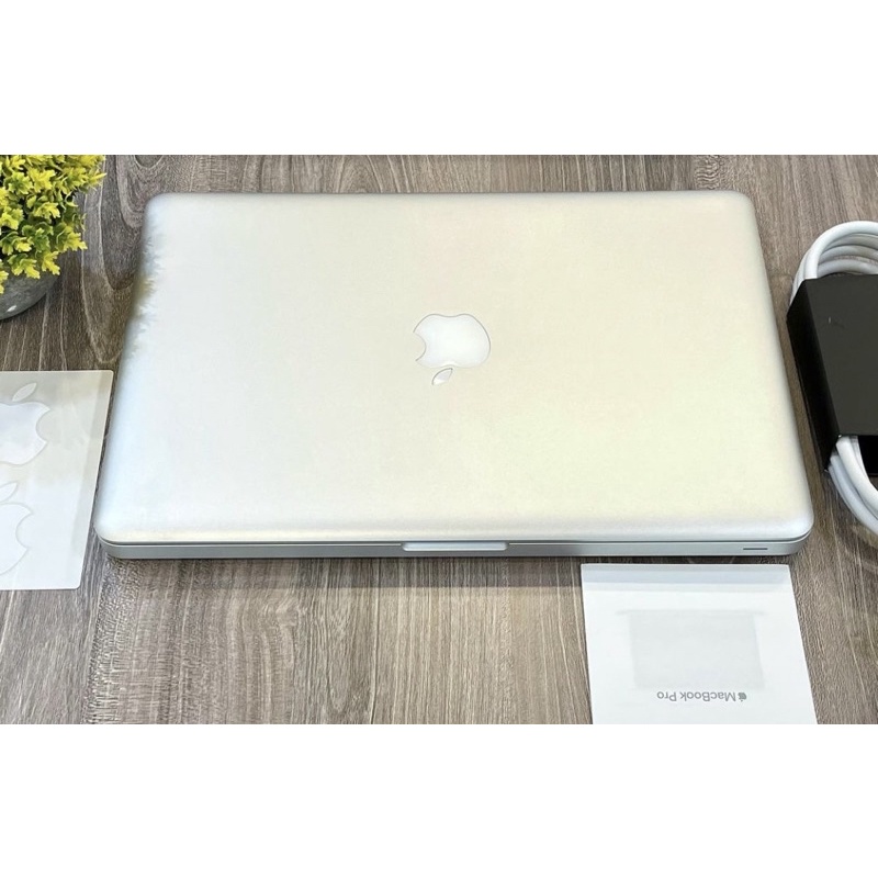 Macbook pro 2012 ram 4 gb hdd 500 core i5 second