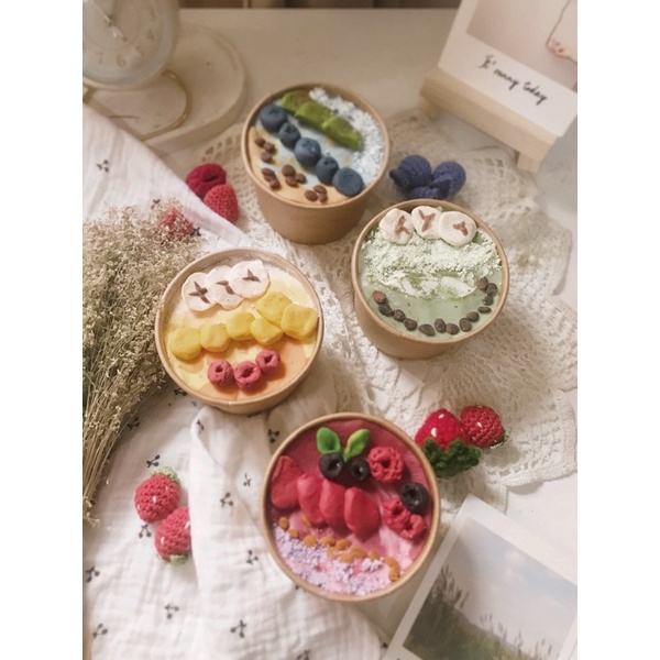 smoothie bowl and fruit playdough