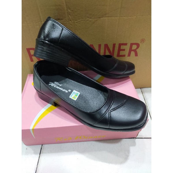 Sepatu pantofel wanita  winner hak 3 cm-sepatu pantofel kerja hitam