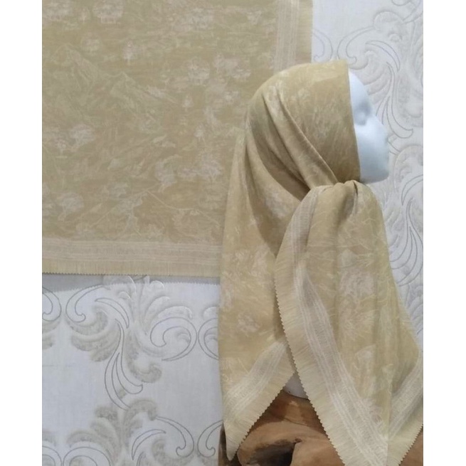 HIJAB VOAL MOTIF GUNUNG KUNING