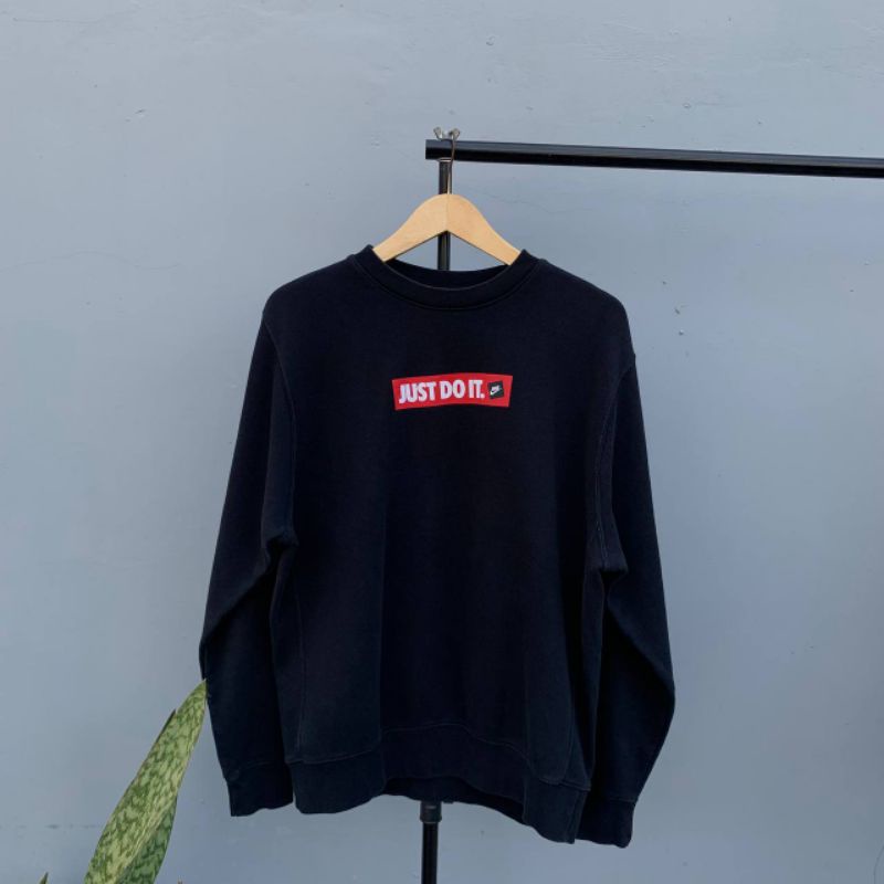 crewneck nike just do it