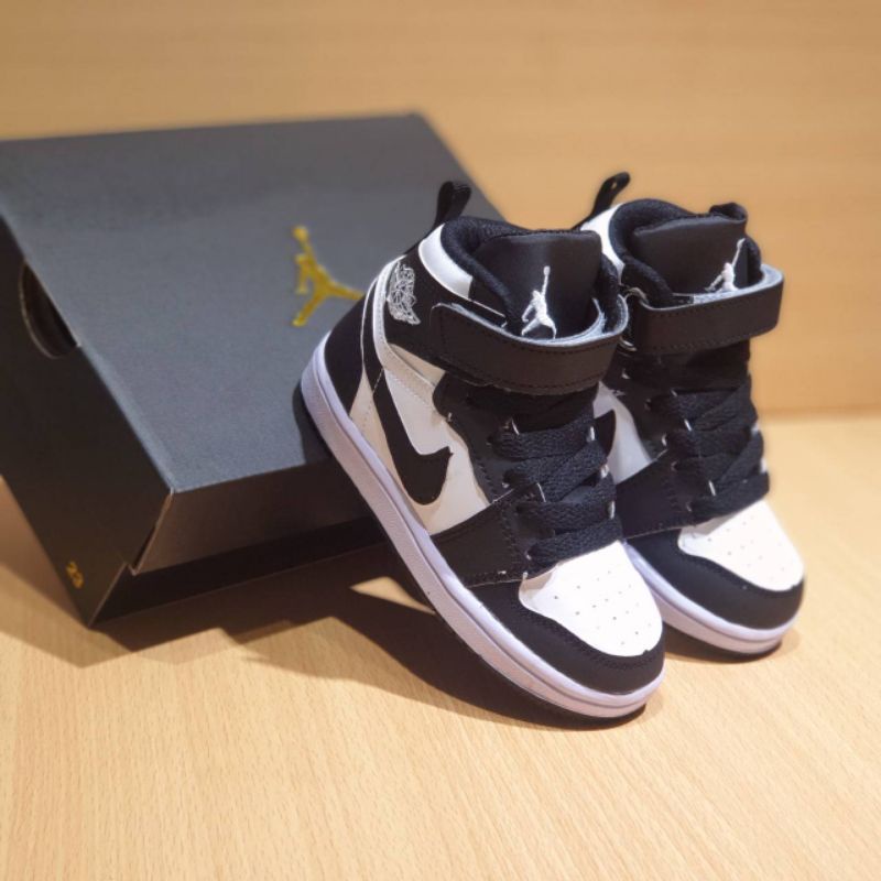 SEPATU JORDAN ANAK HITAM SEPATU ANAK SEKOLAH SEPATU NIKE ANAK HITAM LAKI LAKI