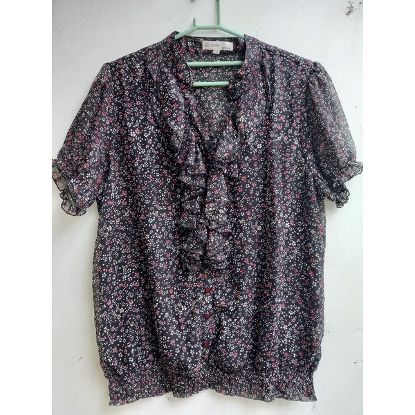 [Preloved](Pemakaian Pribadi) Atasan Blouse Wanita St.Yves Hitam Motif Bunga