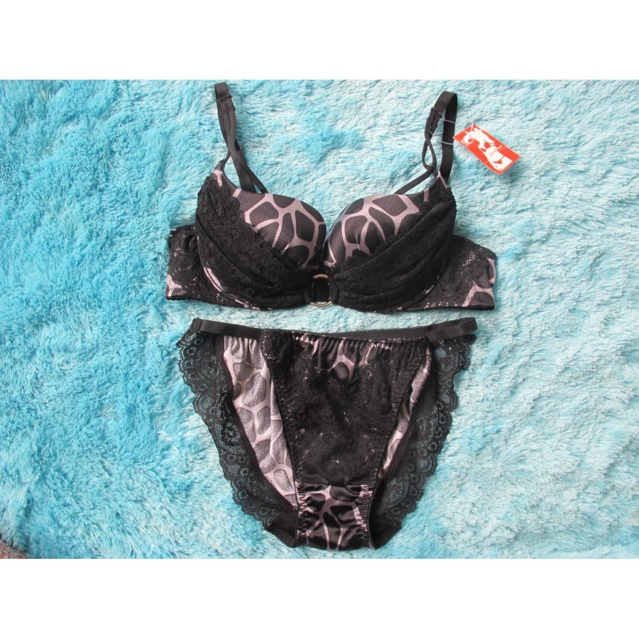 BRA SET AIMER FEEL 901 SL SIZE 32E (E70) PANTY / CELANA DALAM SIZE M - NORMAL PRICE IDR 389 RIBU