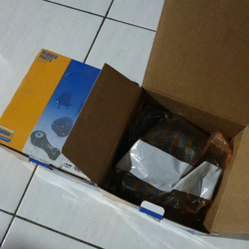 FABBER SUPPORT  SHOCK  LIVINA DAN JUKE