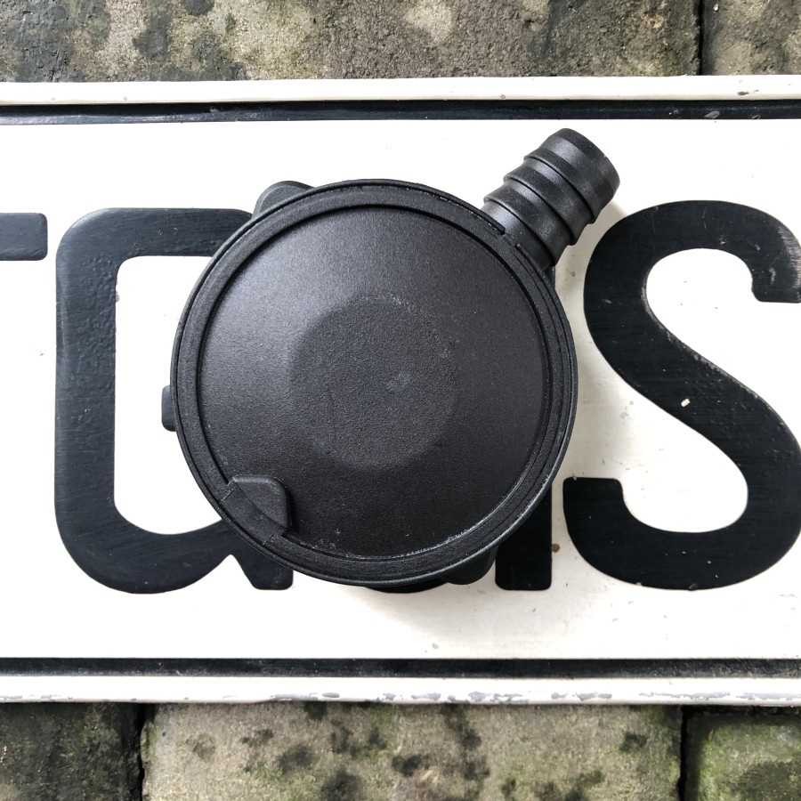 Bmw E36 E46 M43 PCV Sparator Separator Vacum Valve