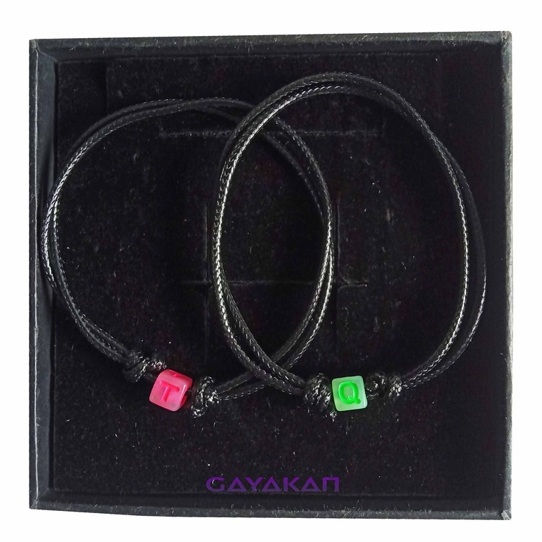 1 Lusin (12 Pcs) Gelang Tangan Korea Tali Hitam Abjad Warna Menyala Dalam Gelap Glow In The Dark