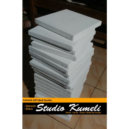 

Kanvas lukis ukuran 20x20 cm